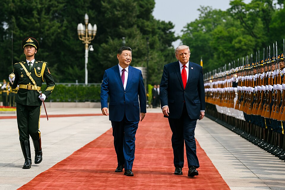 China Gives 2 Shocking Gifts To Trump and US China Gives 2 Shocking Gifts To Trump and US